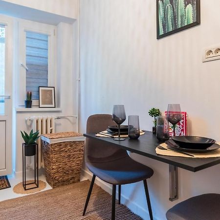 Jungle Apartment 15 Min Walk To Beach & Downtown Constanţa Exterior foto