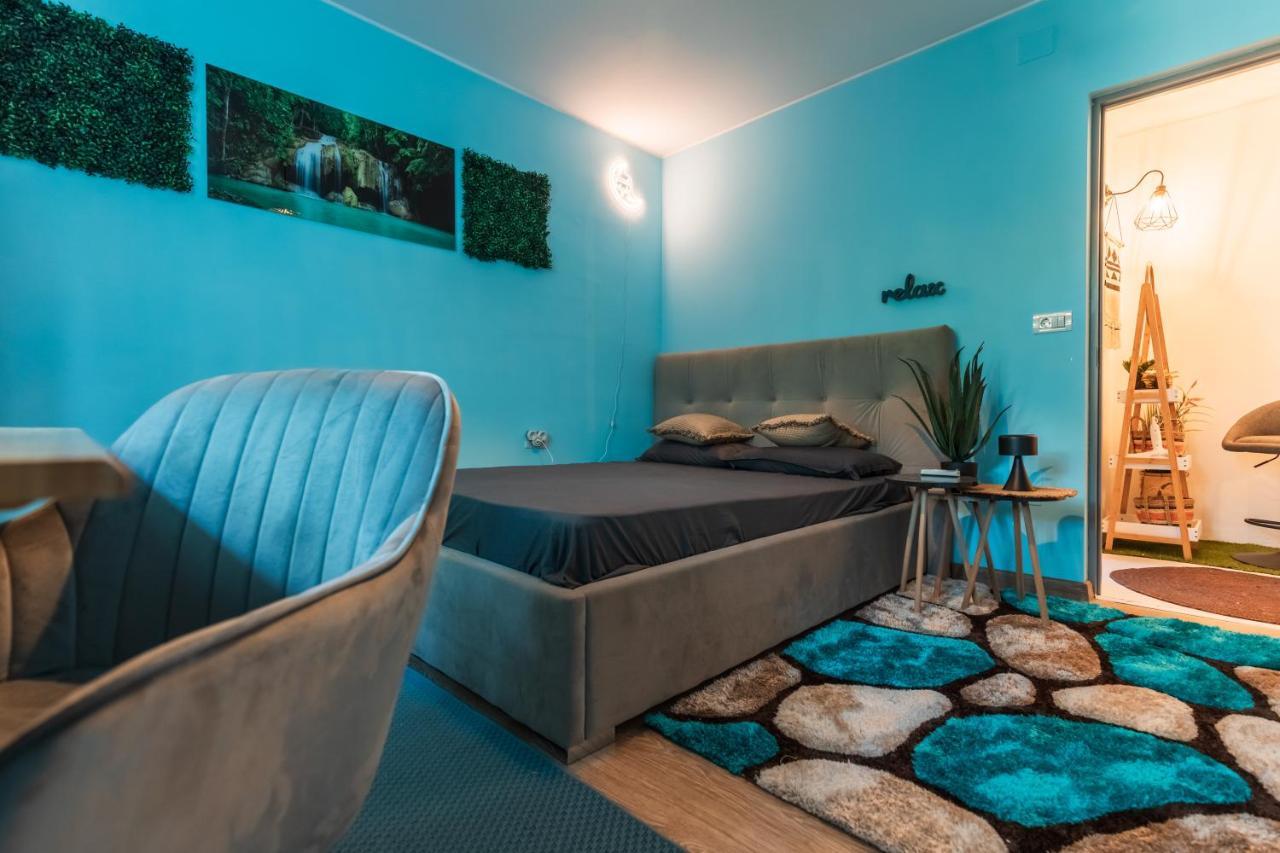 Jungle Apartment 15 Min Walk To Beach & Downtown Constanţa Exterior foto