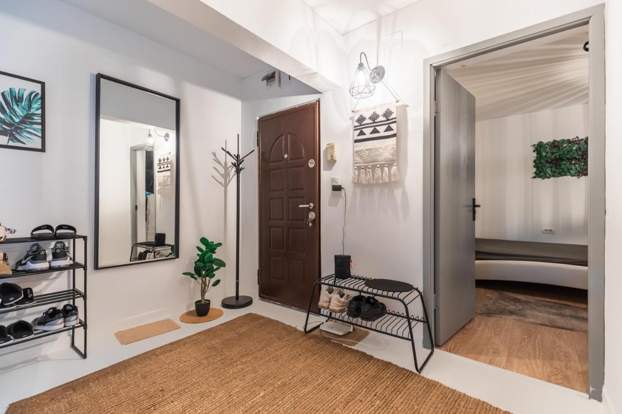 Jungle Apartment 15 Min Walk To Beach & Downtown Constanţa Exterior foto