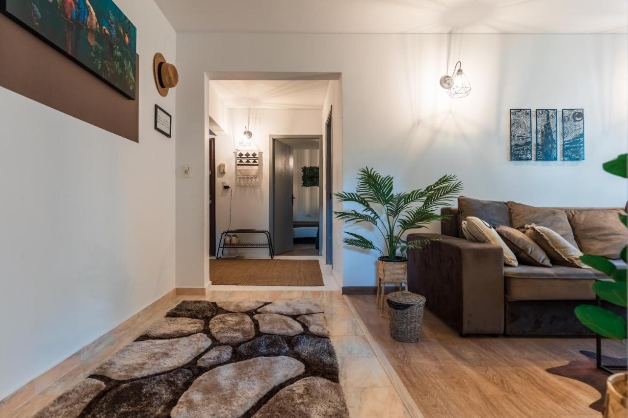 Jungle Apartment 15 Min Walk To Beach & Downtown Constanţa Exterior foto