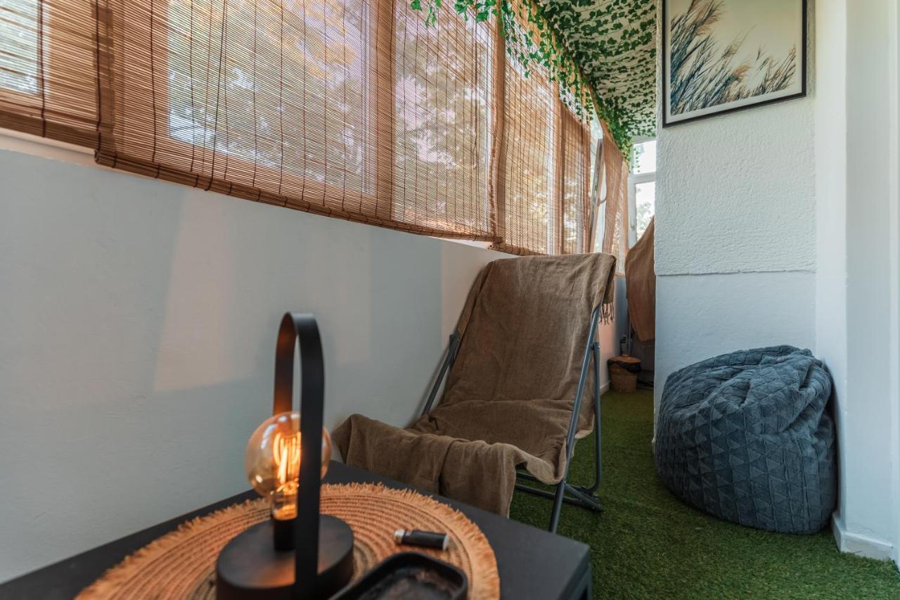 Jungle Apartment 15 Min Walk To Beach & Downtown Constanţa Exterior foto